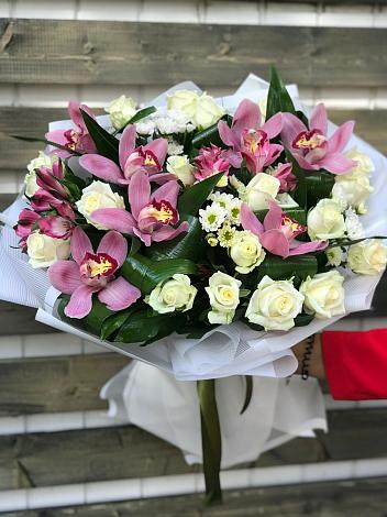 Букет цветов из: Розы и Хризантемы в Гришенки