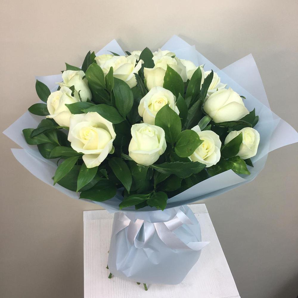 Букет 15 Белых роз Проуд в Гришенки
