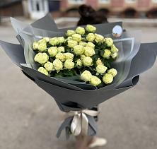 Букет Белые кустовые розы Солинеро в Гришенки