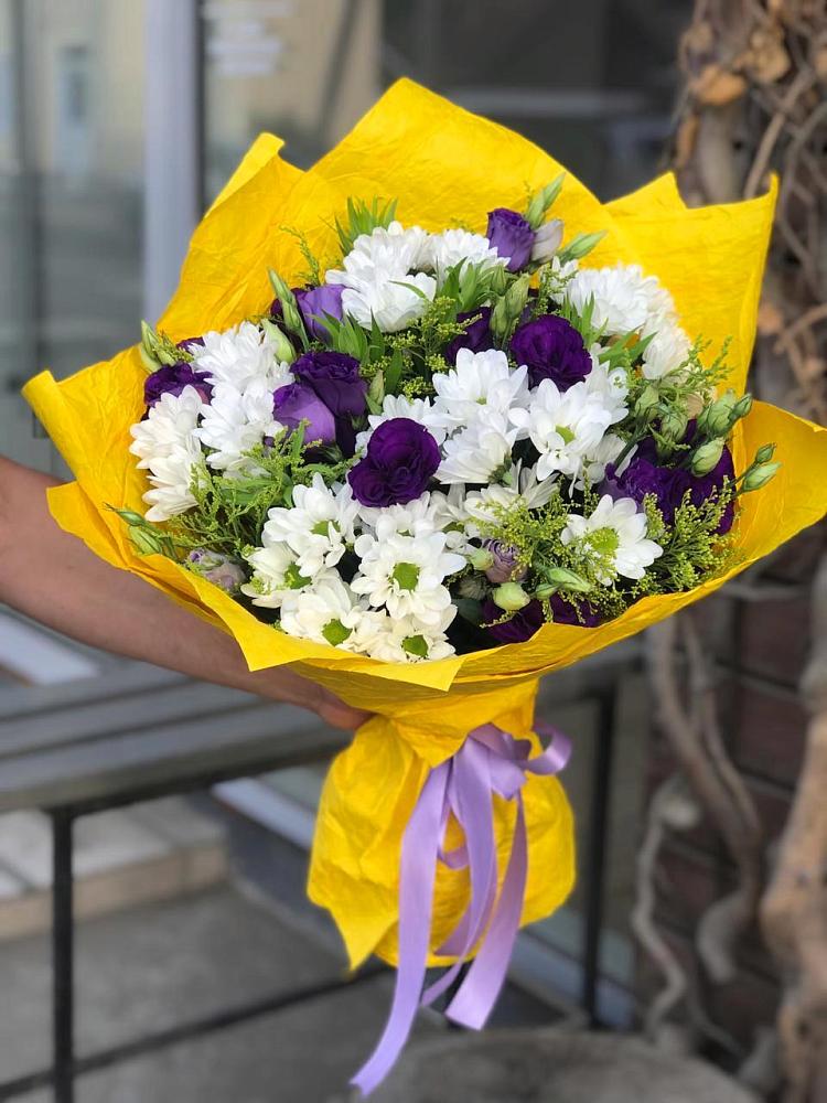Букет цветов из: Ирисы, Хризантемы и Ромашки в Гришенки
