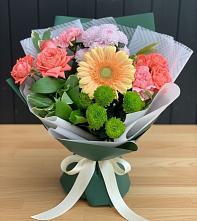 Букет цветов из:  Гвоздики, Розы, Герберы и Хризантемы в Гришенки