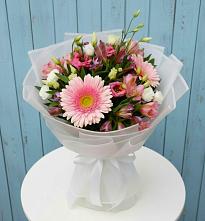 Букет цветов из:  Герберы, Альстромерии и Лизиантусы в Гришенки