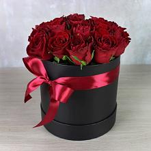 Цветочная композиция из Розы в шляпной коробке в Гришенки