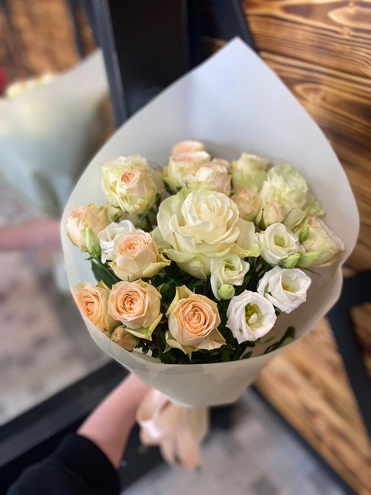 Букет цветов из: Розы и Лизиантусы в Гришенки